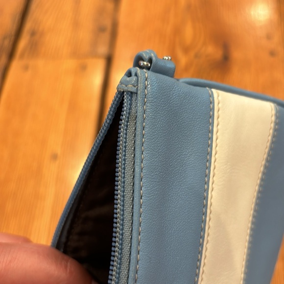 Coach wristlet - Picture 6 of 9